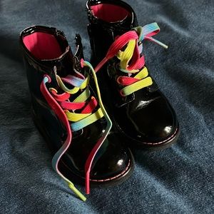 Cute fashion boots - Toddler 5 - $10